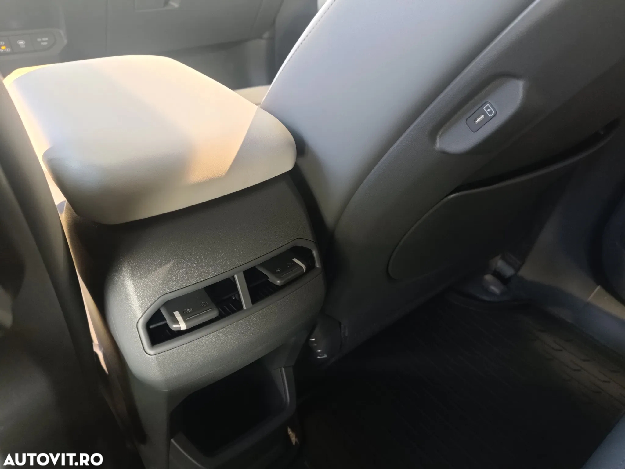 Kia EV3 81.4 kWh 4x2 AT GT Line - 24