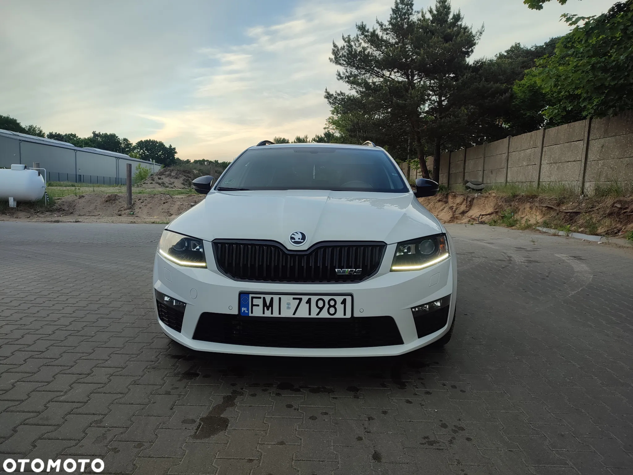Skoda Octavia Combi 2.0 TDI RS - 2