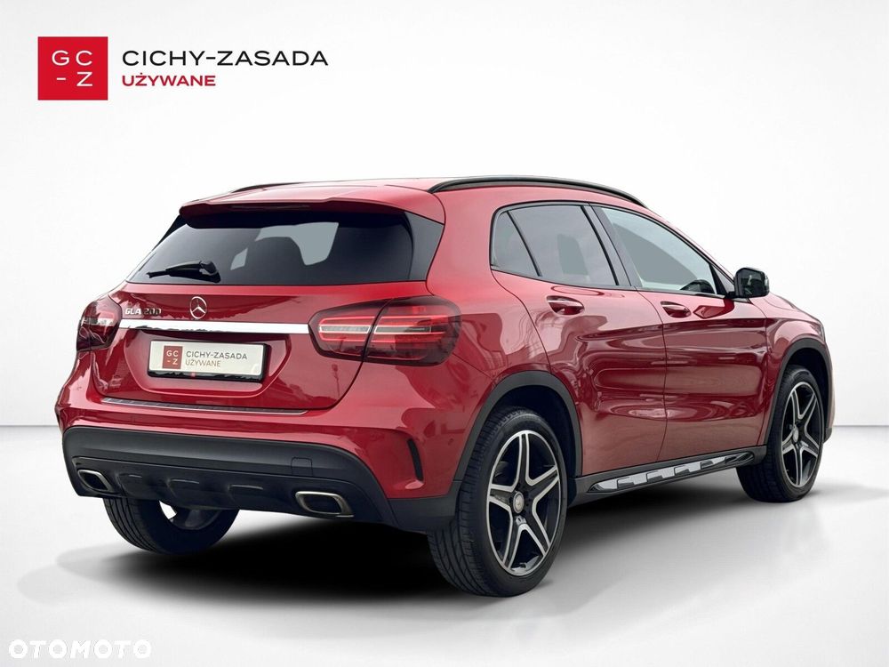 Mercedes-Benz GLA 200 7G-DCT AMG Line - 5