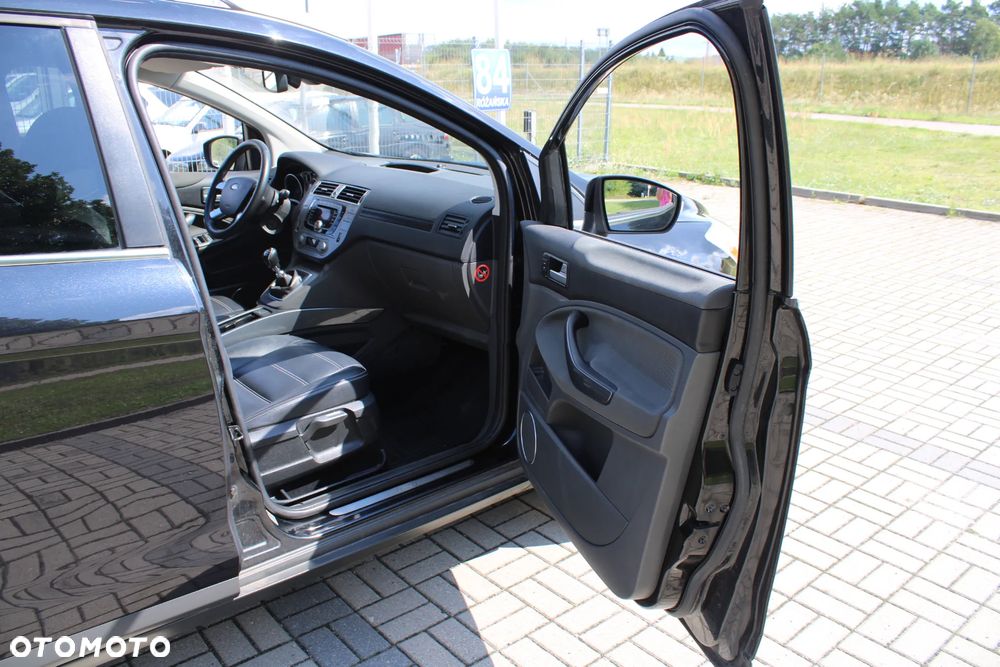 Ford Kuga 2.0 TDCi 2x4 Titanium - 24