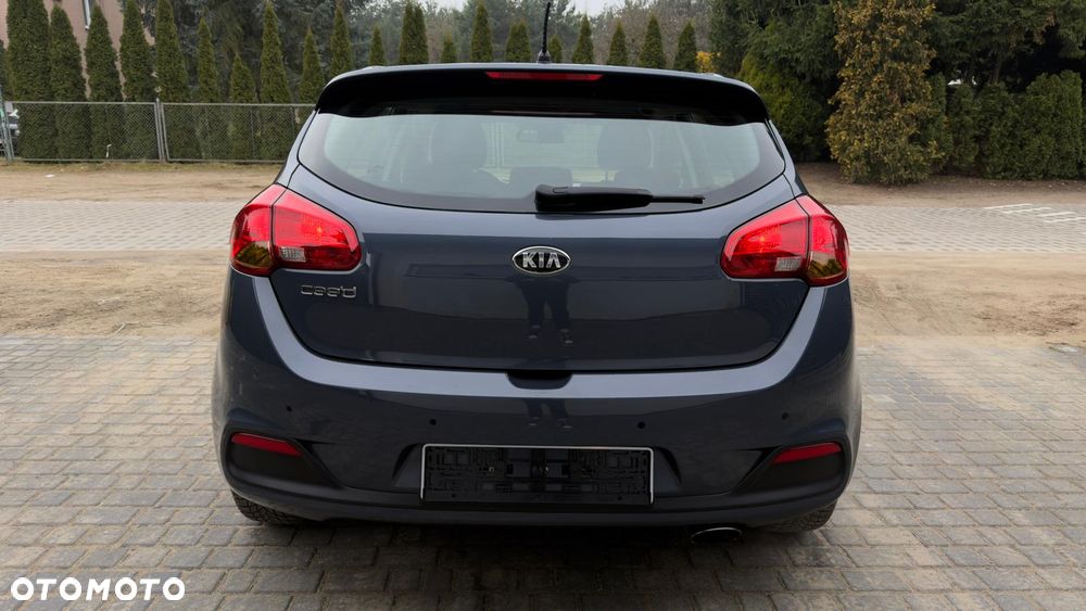 Kia Ceed 1.4 CVVT Dream-Team Edition - 6