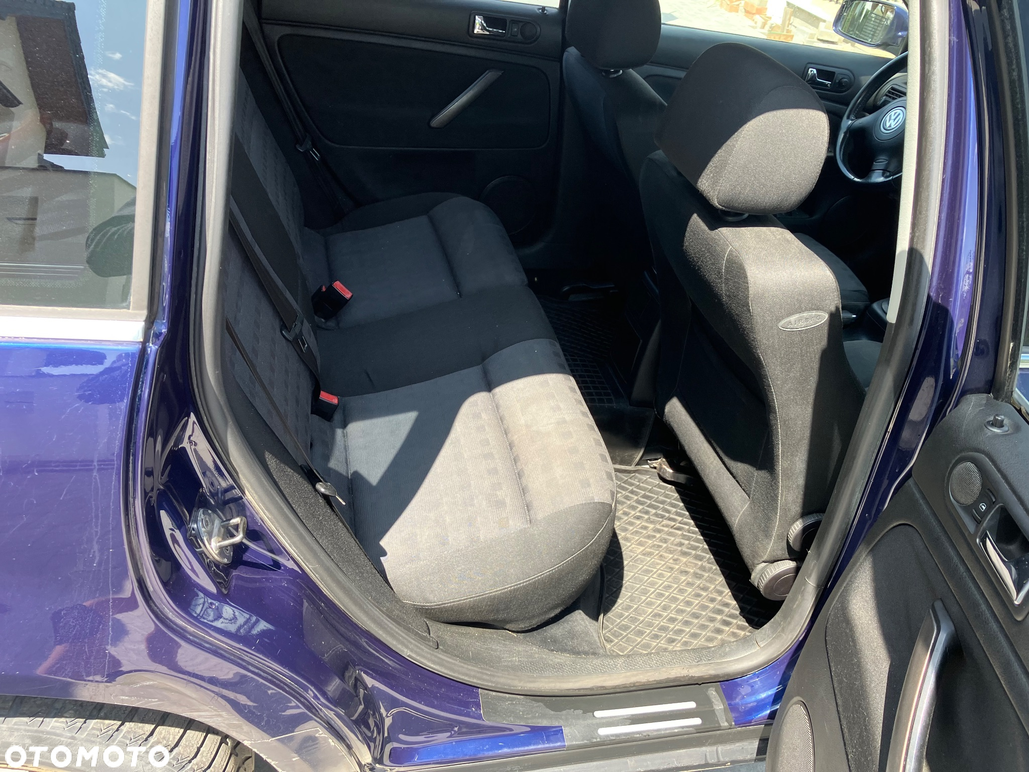 Volkswagen Passat 1.9 TDI Highline - 12