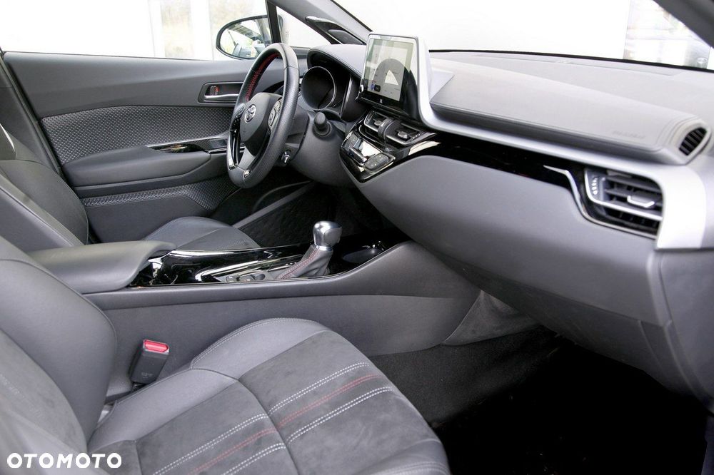 Toyota C-HR - 11