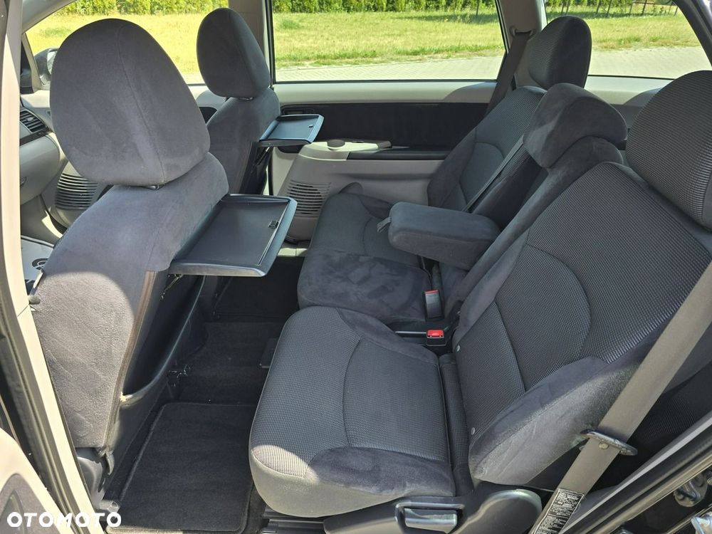 Mitsubishi Grandis - 18