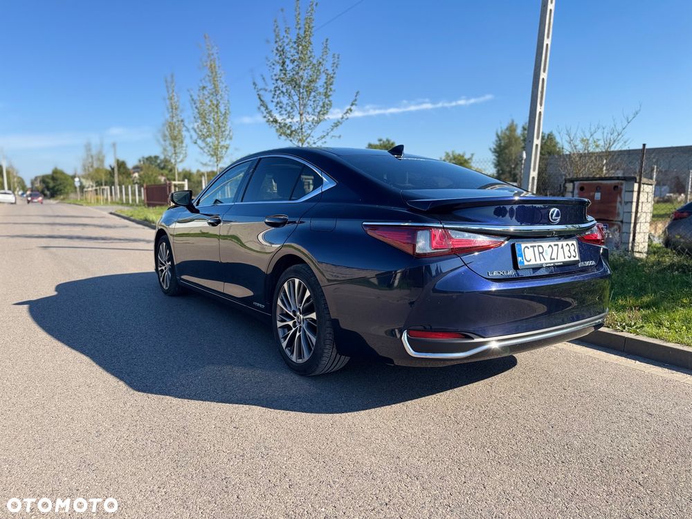 Lexus ES - 1