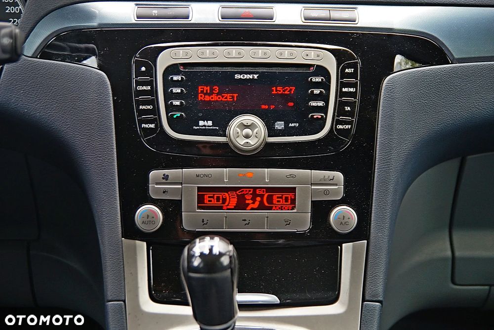 Ford Galaxy 2.0 Ghia - 11