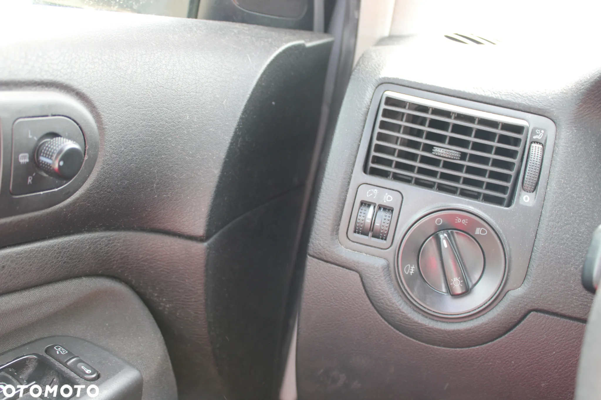 Volkswagen Golf IV 2.0 Highline - 26