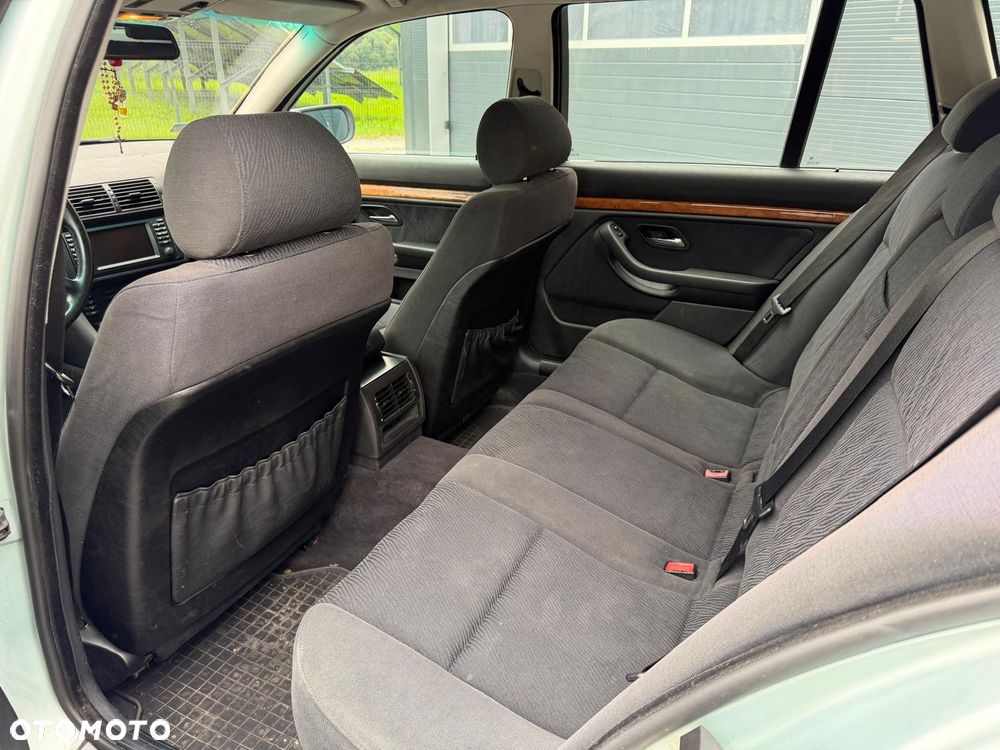 BMW Seria 5 525d - 11