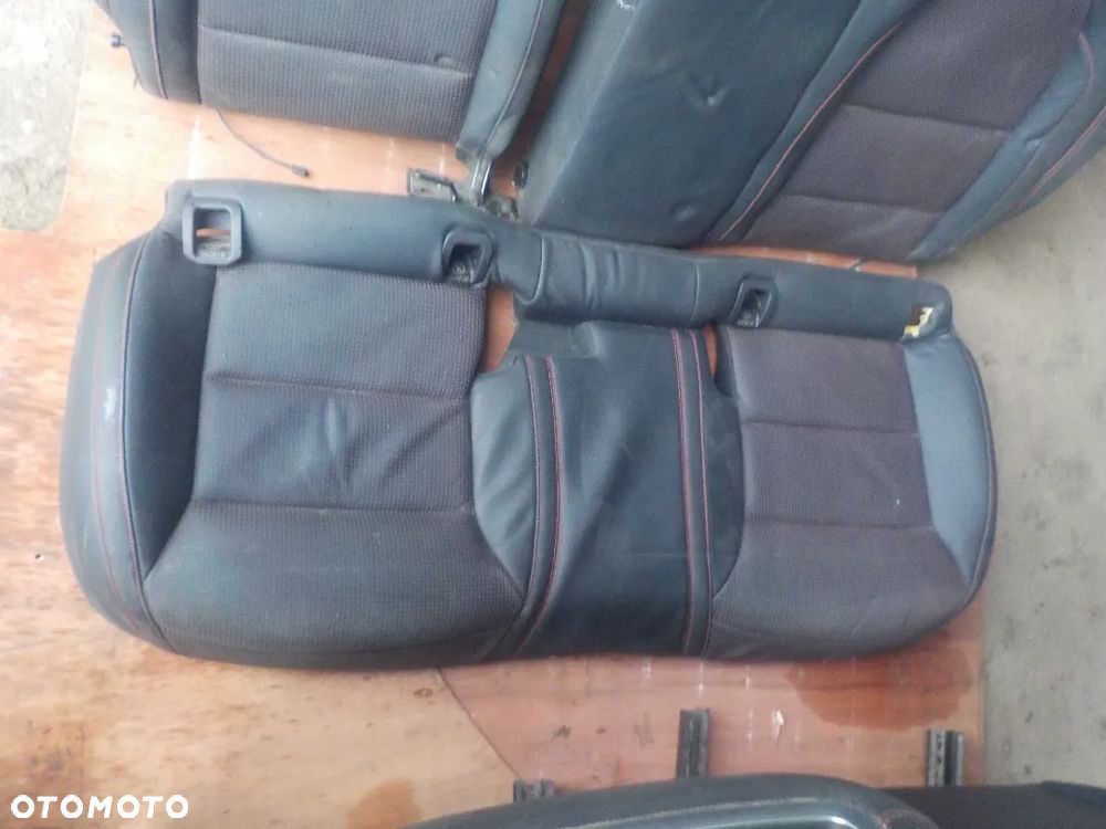 MRCEDES W176 FOTELE KANAPA BOCZKI UK - 4