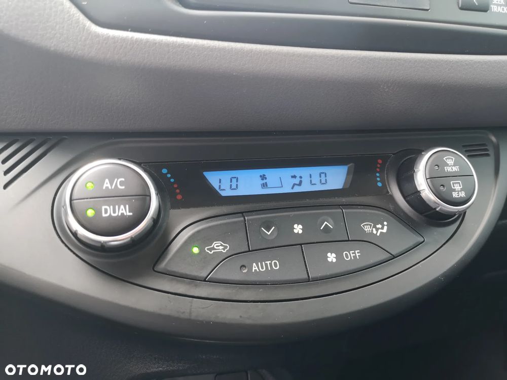 Toyota Yaris Hybrid 100 Sol - 18