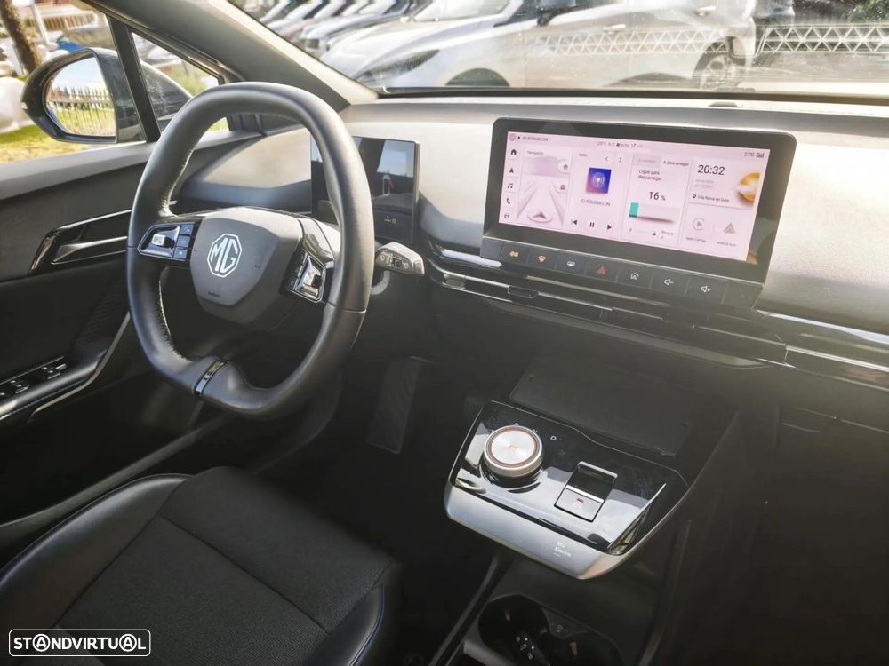 MG MG4 64 kWh Luxury - 32