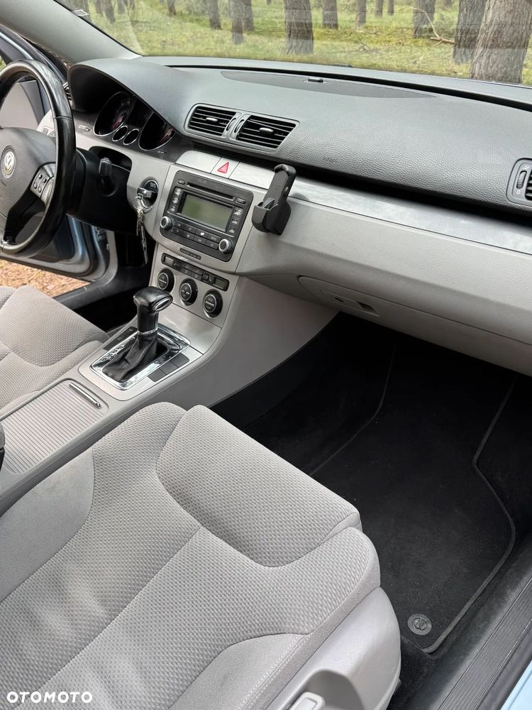 Volkswagen Passat 1.6 FSI Automatik Comfortline - 17