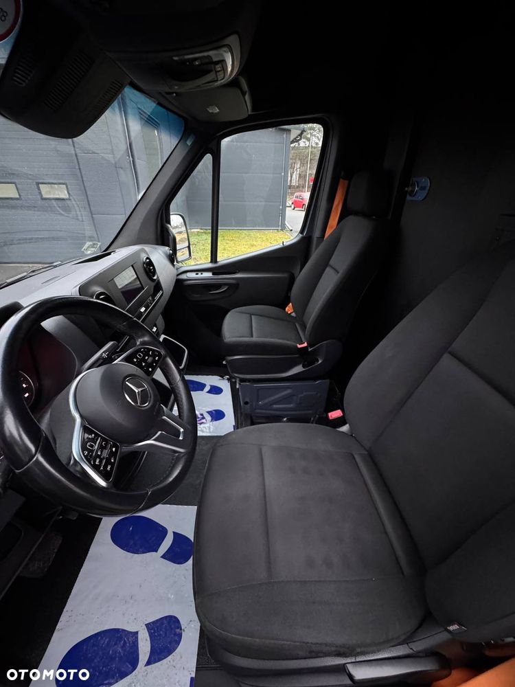 Mercedes-Benz Sprinter - 17