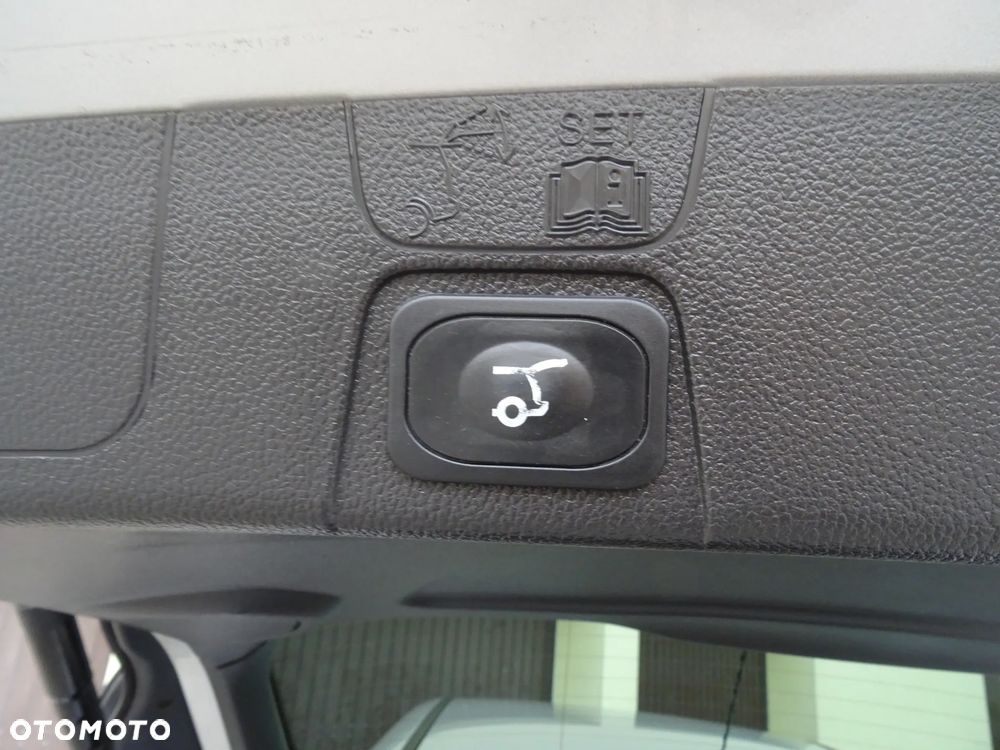 Ford C-MAX 1.5 TDCi Edition - 17