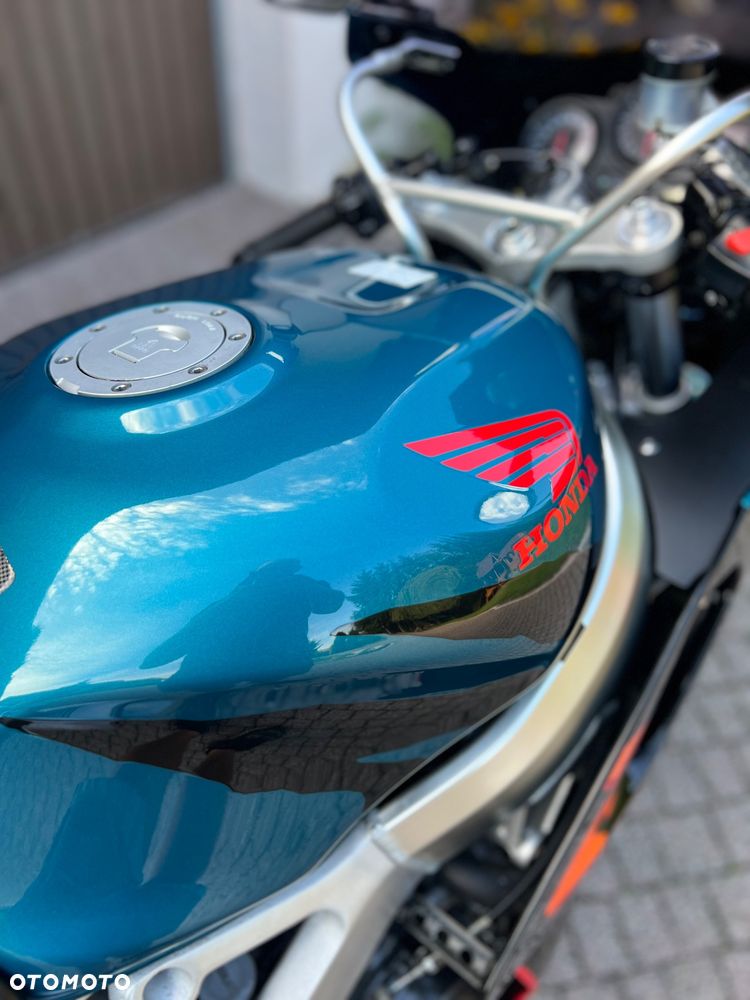 Honda CBR - 19