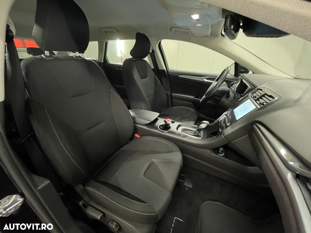 Ford Mondeo 2.0 HEV Titanium - 11