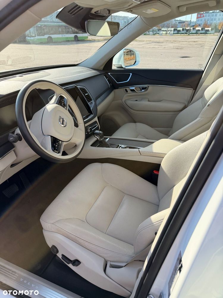 Volvo XC 90 T5 AWD Momentum 7os - 10