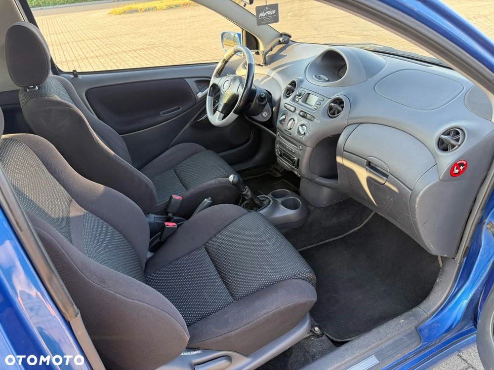 Toyota Yaris - 12