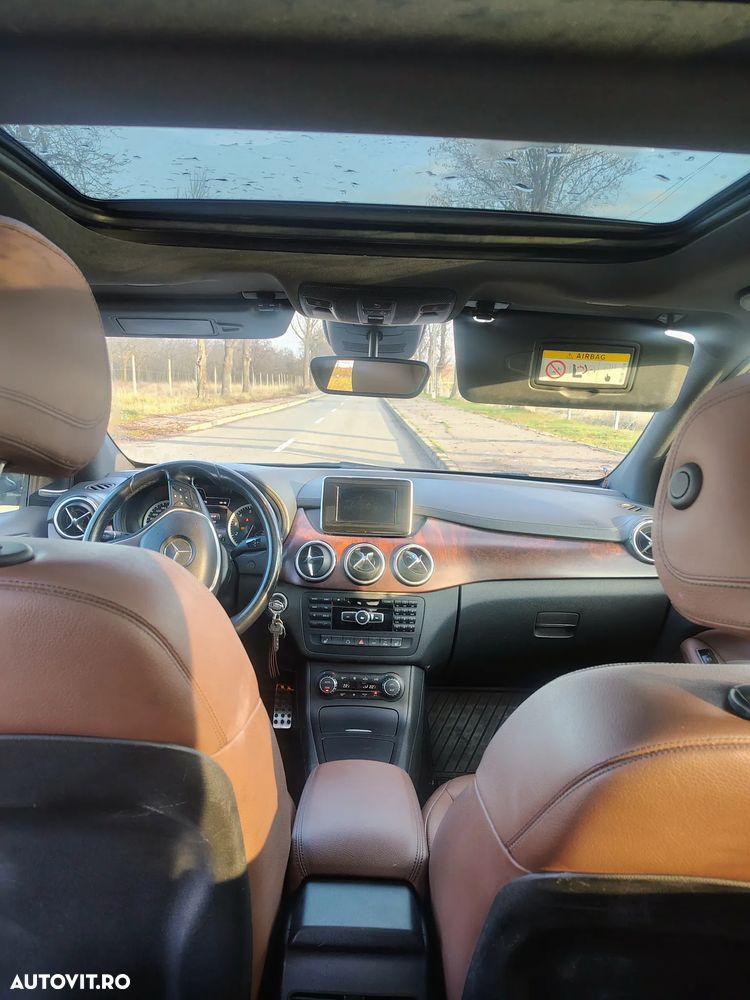 Mercedes-Benz B 220 - 12