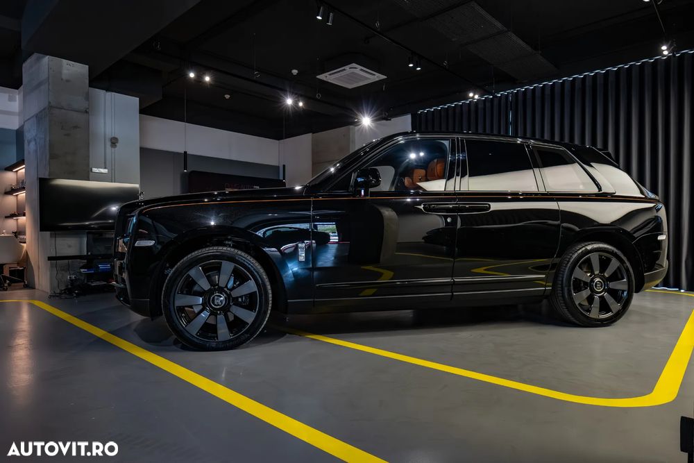 Rolls-Royce Cullinan - 6