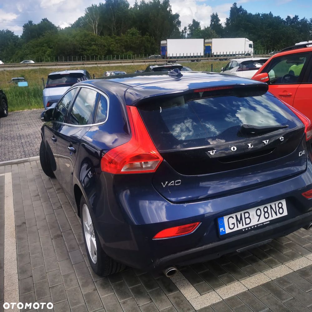 Volvo V40 D4 Momentum - 4