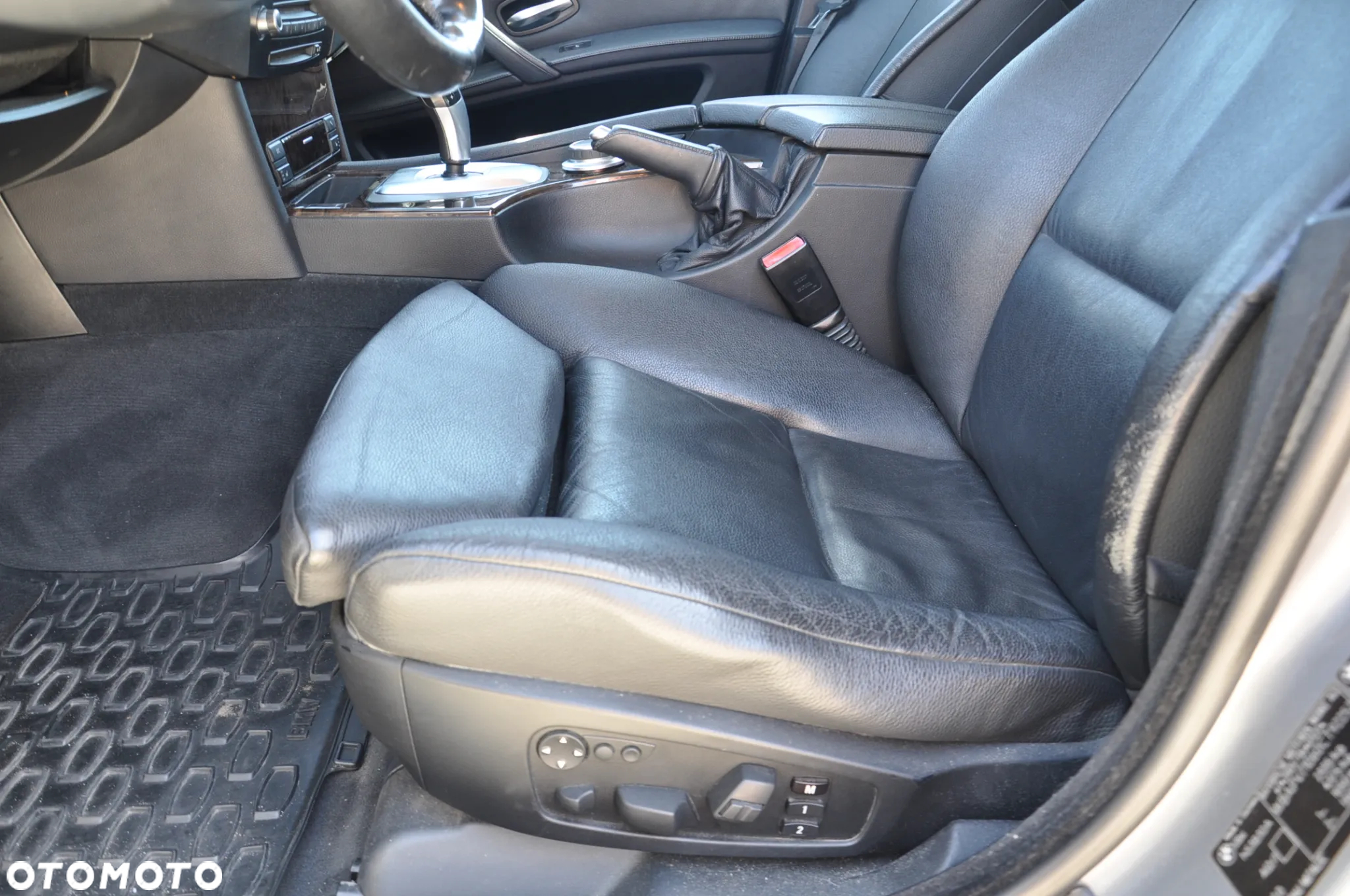 BMW Seria 5 530xi Touring - 22