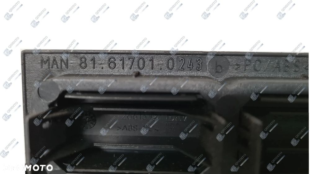 PANEL/RAMKA Z PRZEŁĄCZNIKAMI MAN TGA 81617010243 - 3