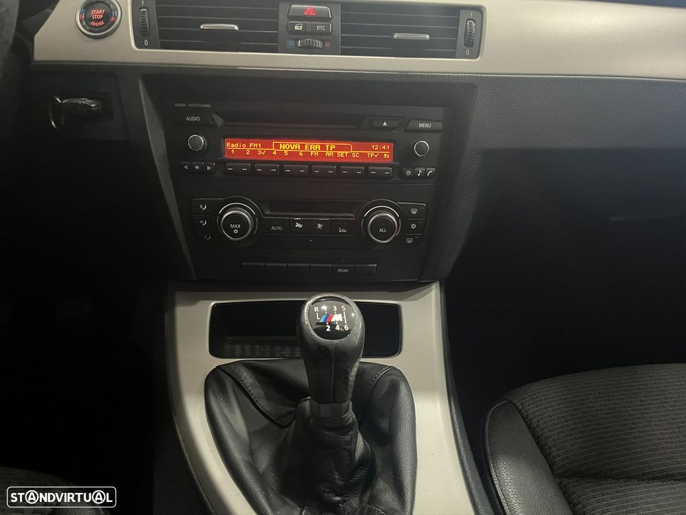 BMW 318 d Sport - 22