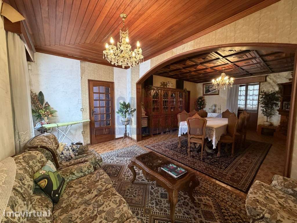 Moradia espaçosa com terreno de 4.000 m² em Rio Mau - Vila do Conde - Grande imagem: 2/35