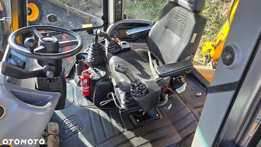 JCB 3CX - 6
