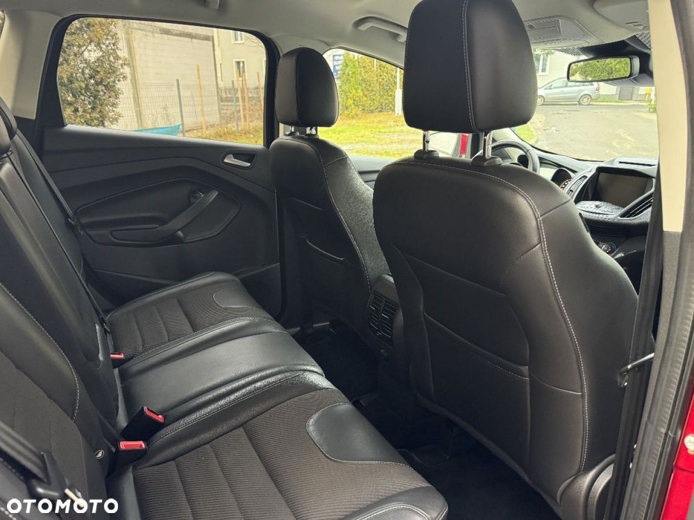 Ford Kuga 1.5 EcoBoost 2x4 Titanium - 22