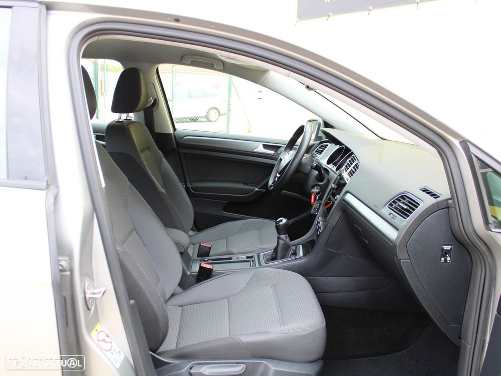 VW Golf 1.6 TDI Confortline - 57