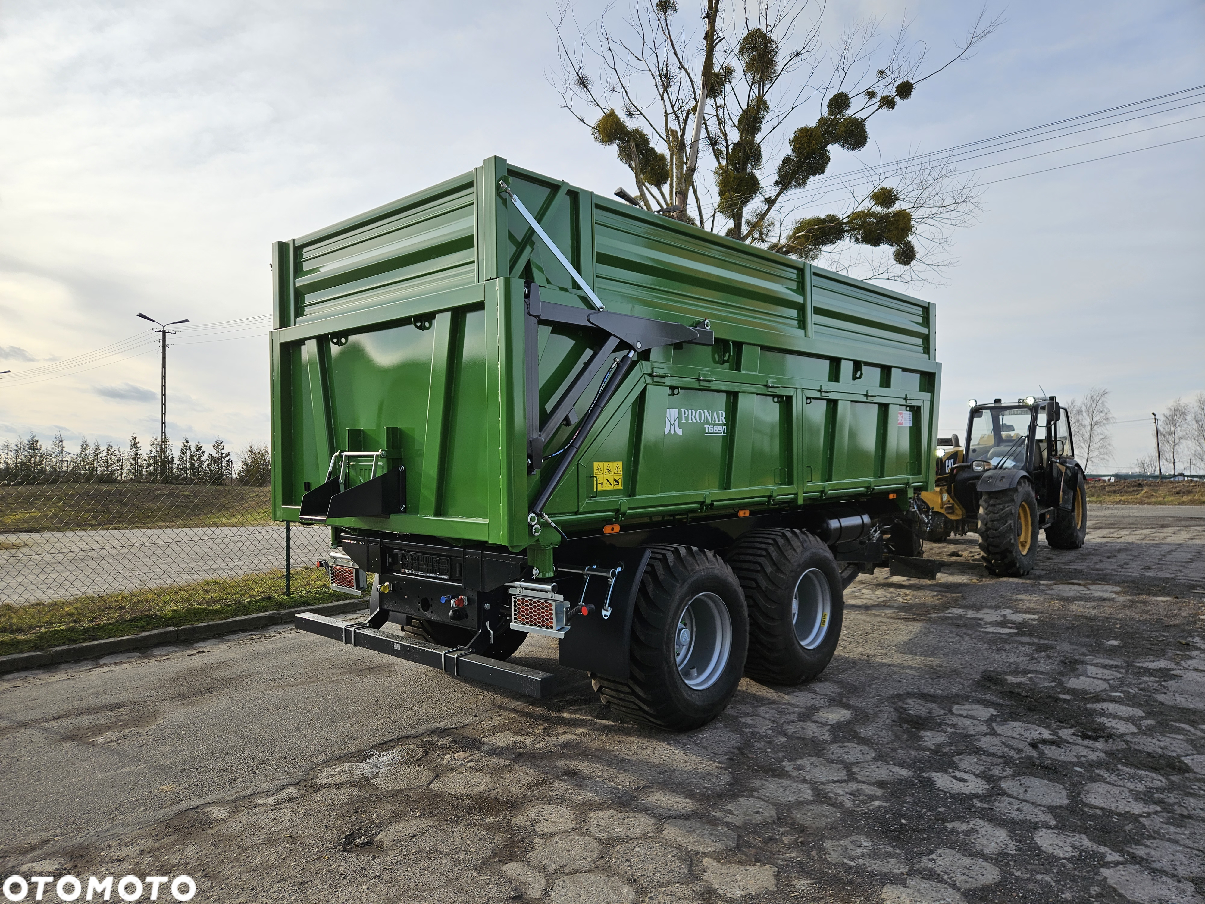 Pronar T669/1 tylny i boczny wywrot - 9