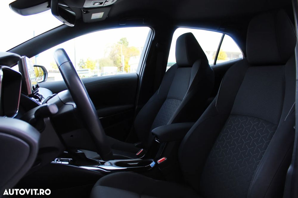 Toyota Corolla 1.8 HSD Dynamic - 8