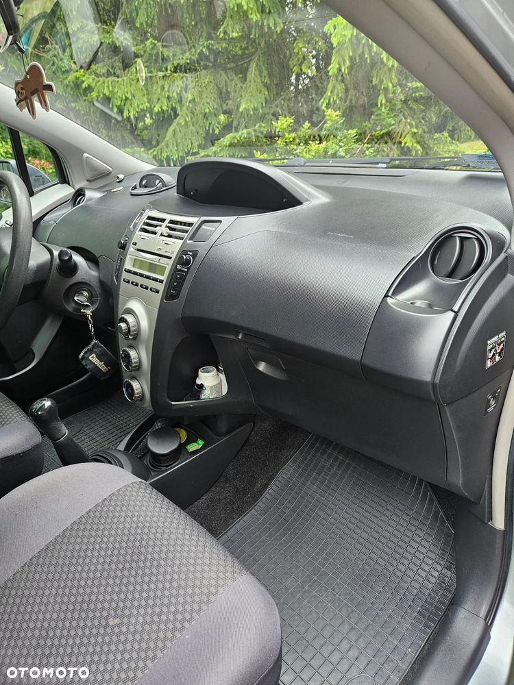Toyota Yaris - 9