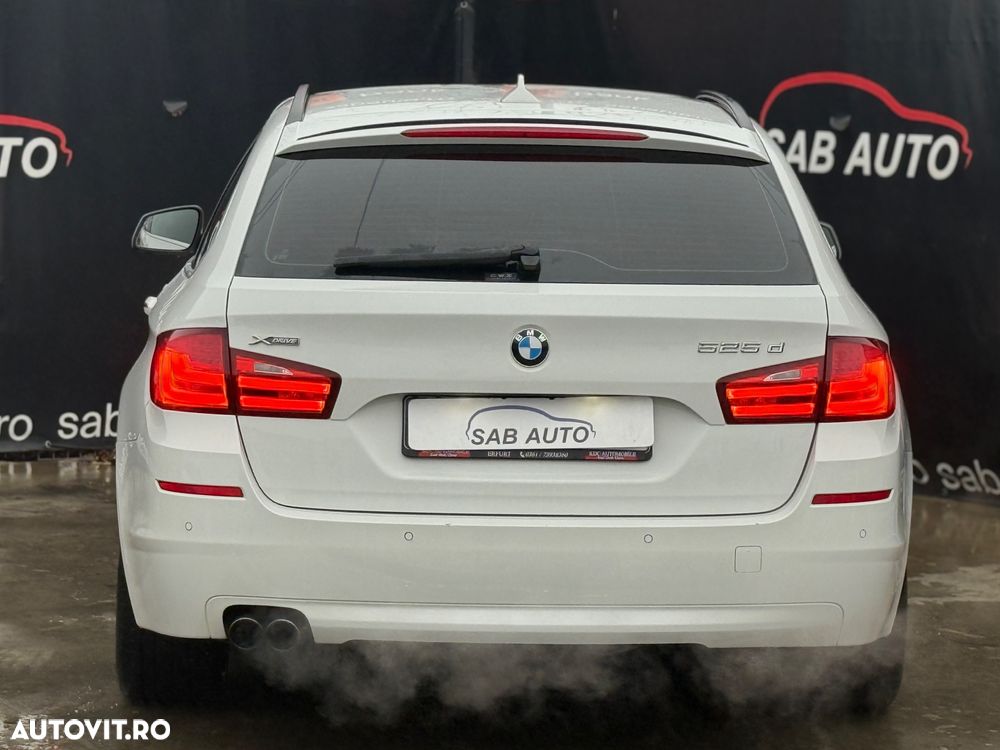 BMW Seria 5 525d xDrive Touring Aut. - 26