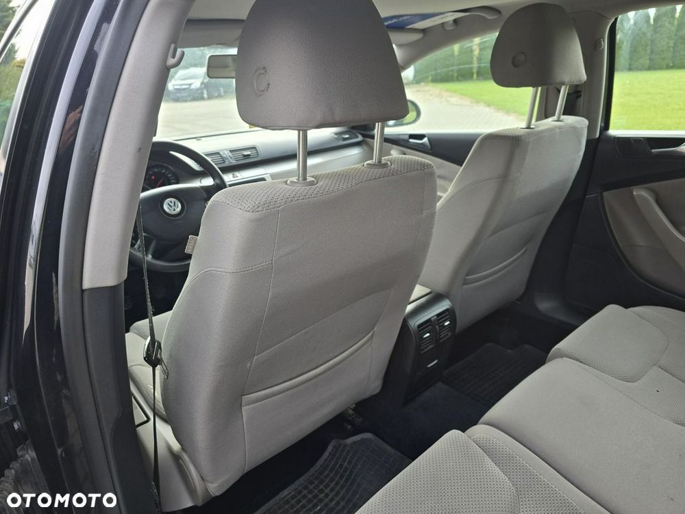 Volkswagen Passat - 19