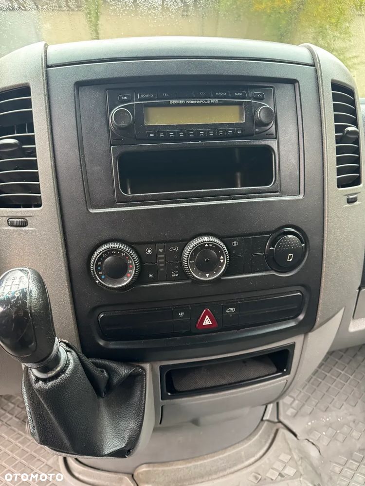 Mercedes-Benz SPRINTER 515 - 8