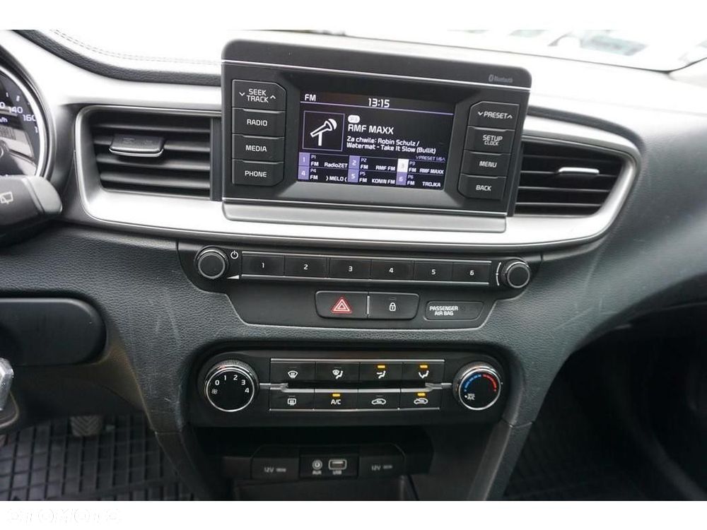 Kia Ceed - 22