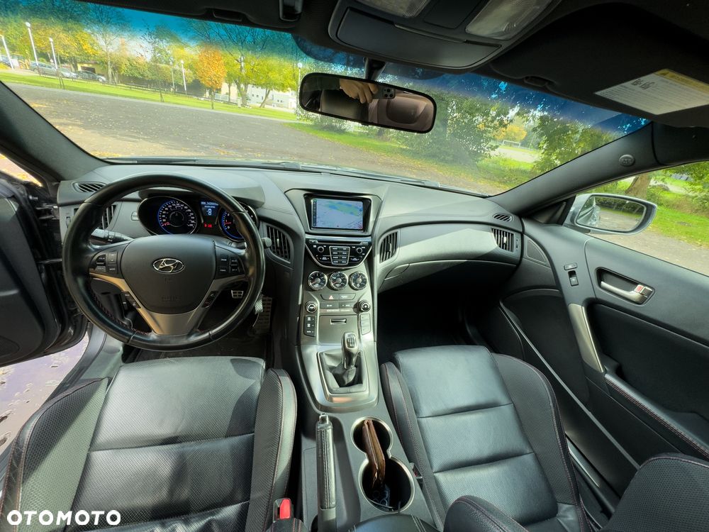 Hyundai Genesis Coupe - 15