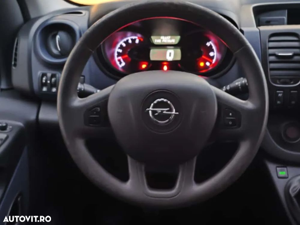 Opel Vivaro - 10