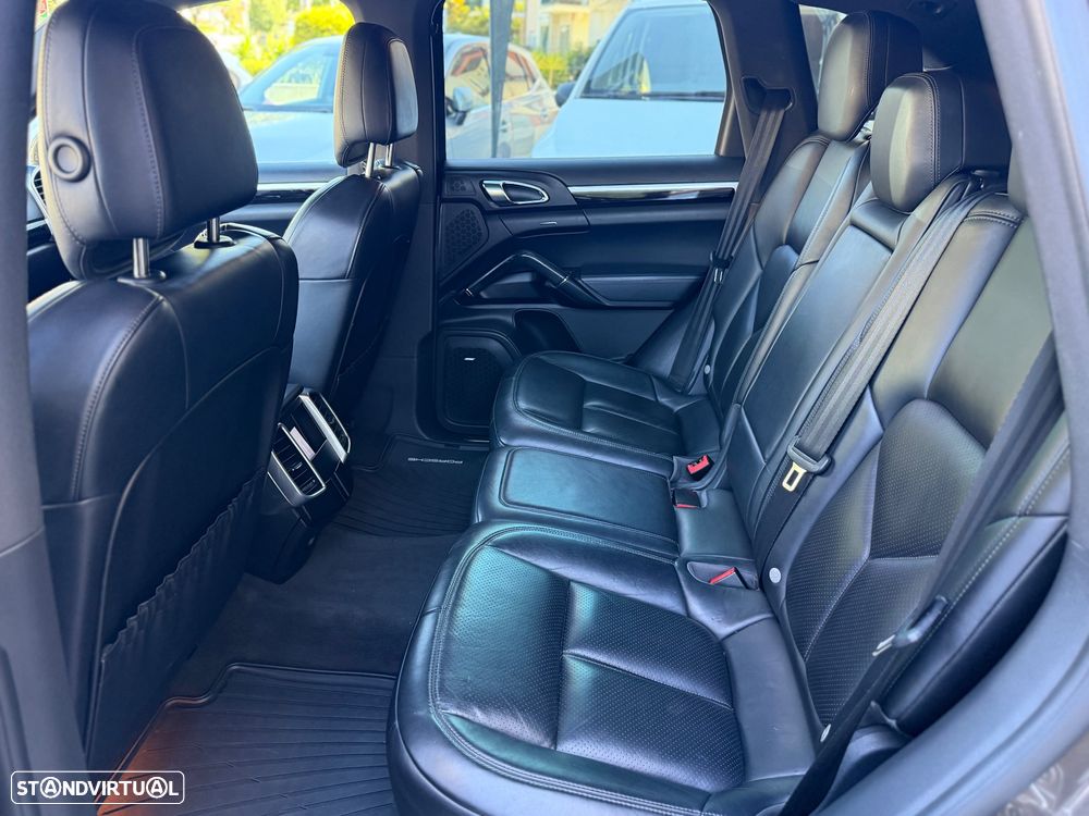 Porsche Cayenne S - 11