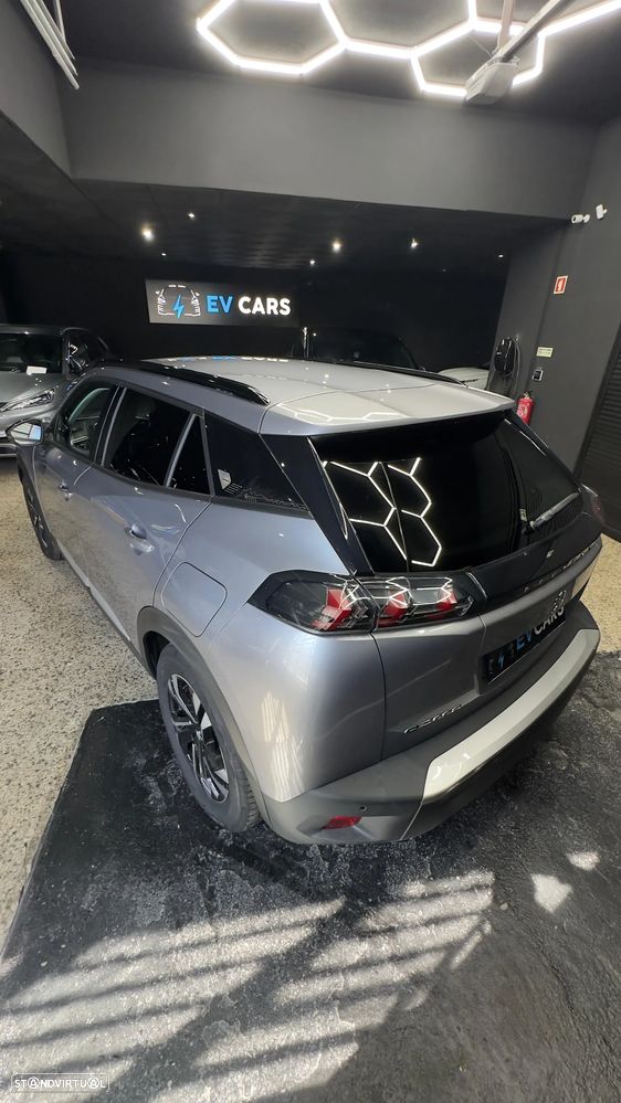 Peugeot e-2008 - 11