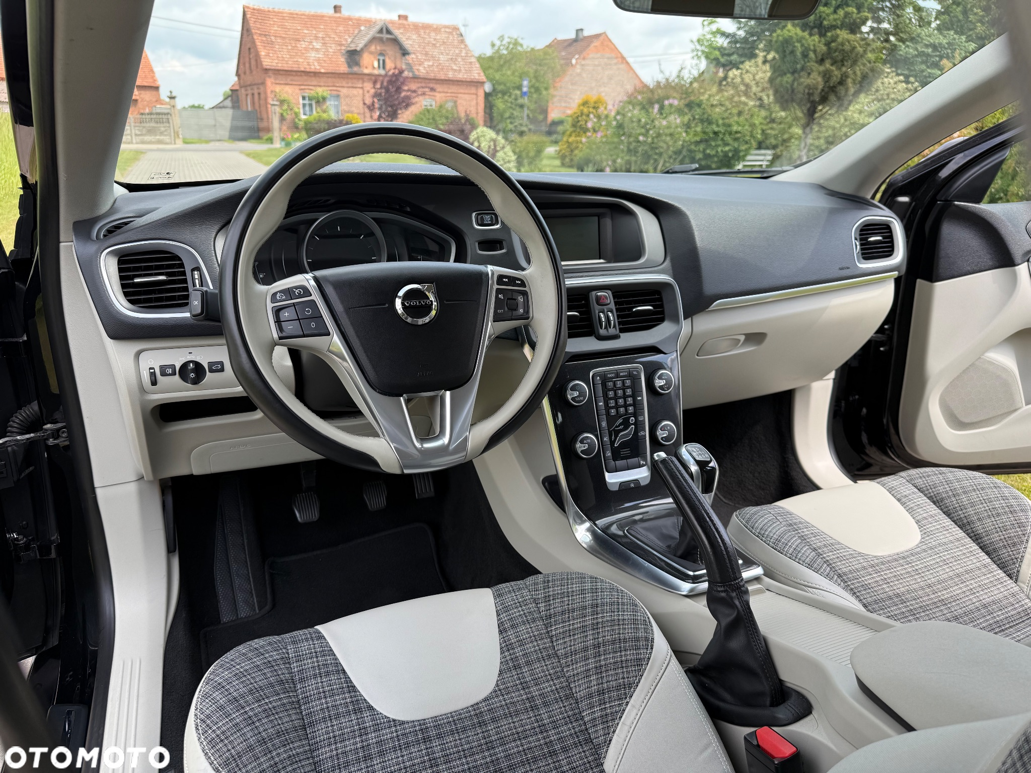 Volvo V40 D2 Momentum - 14