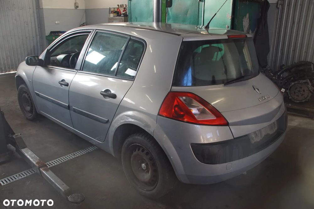 Auto na części - Renault Megane II 1.4 16V 98 KM K4J730 JH3105 TEA19 2003R Silnik Skrzynia Drzwi Maska Klapa Błotnik Zderzak Klapa Klamka Lusterko Klamka Szyba Deska Kokpit Sterownik Moduł Czujnik Licznik Panel Kierownica - 3