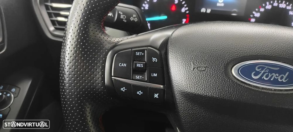 Ford Focus 1.0 EcoBoost MHEV ST-Line - 39