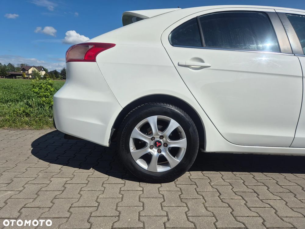 Mitsubishi Lancer 1.5 Invite - 13