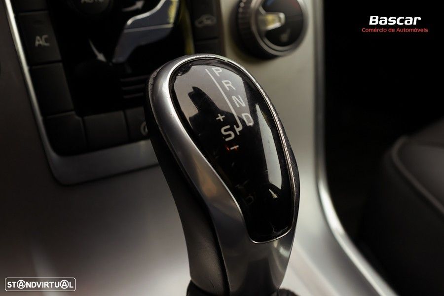 Volvo XC 70 D4 Geartronic Black Line - 51