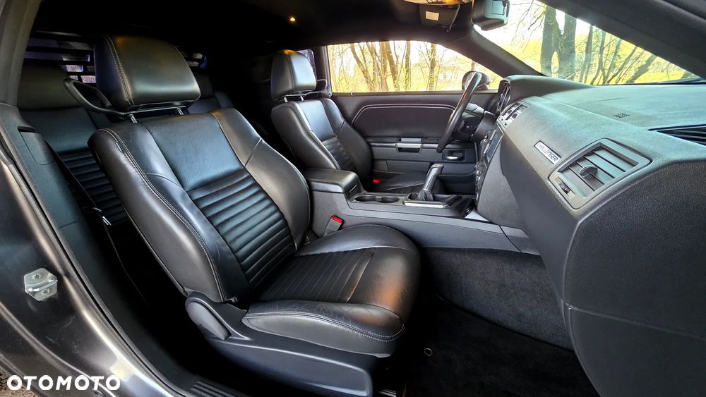 Dodge Challenger - 34