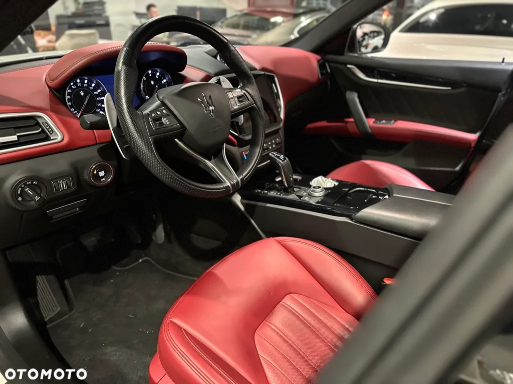 Maserati Ghibli - 10
